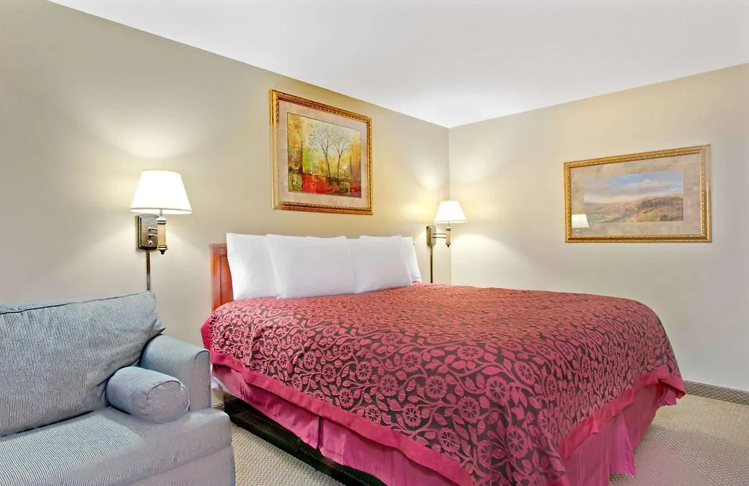 Days Inn By Wyndham St. Louis/Westport Mo-1