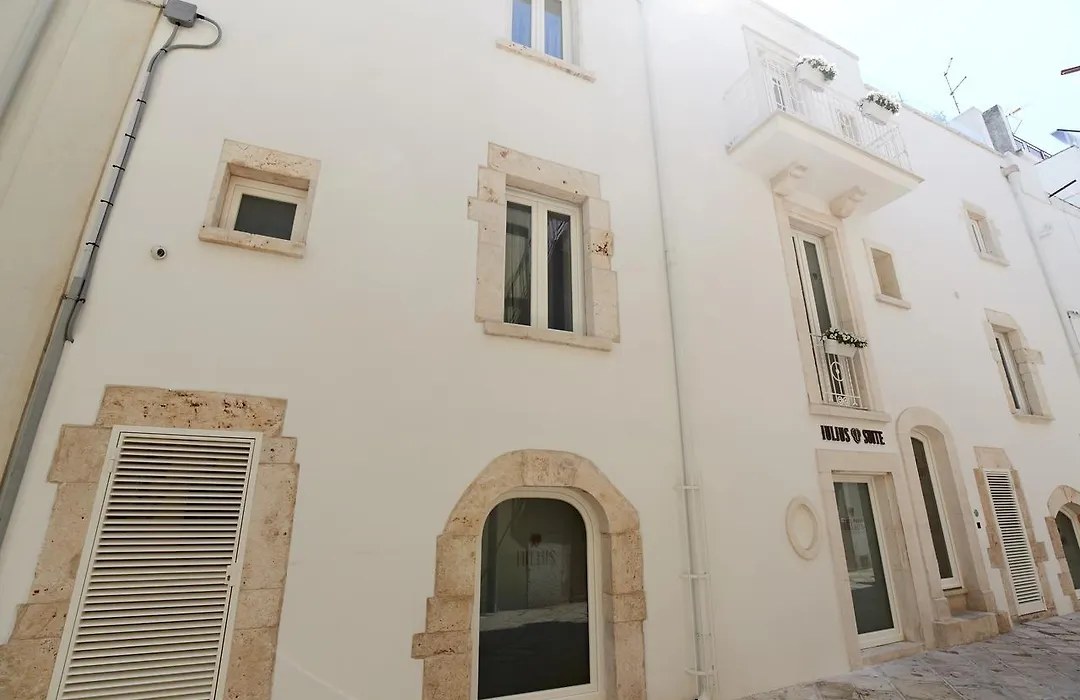 Iulius Suite & Spa-1