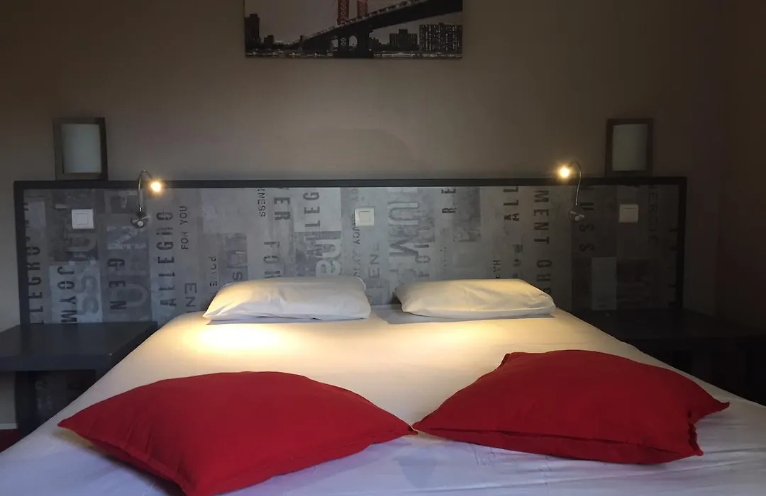 Logis Hotel De La Thalie-1