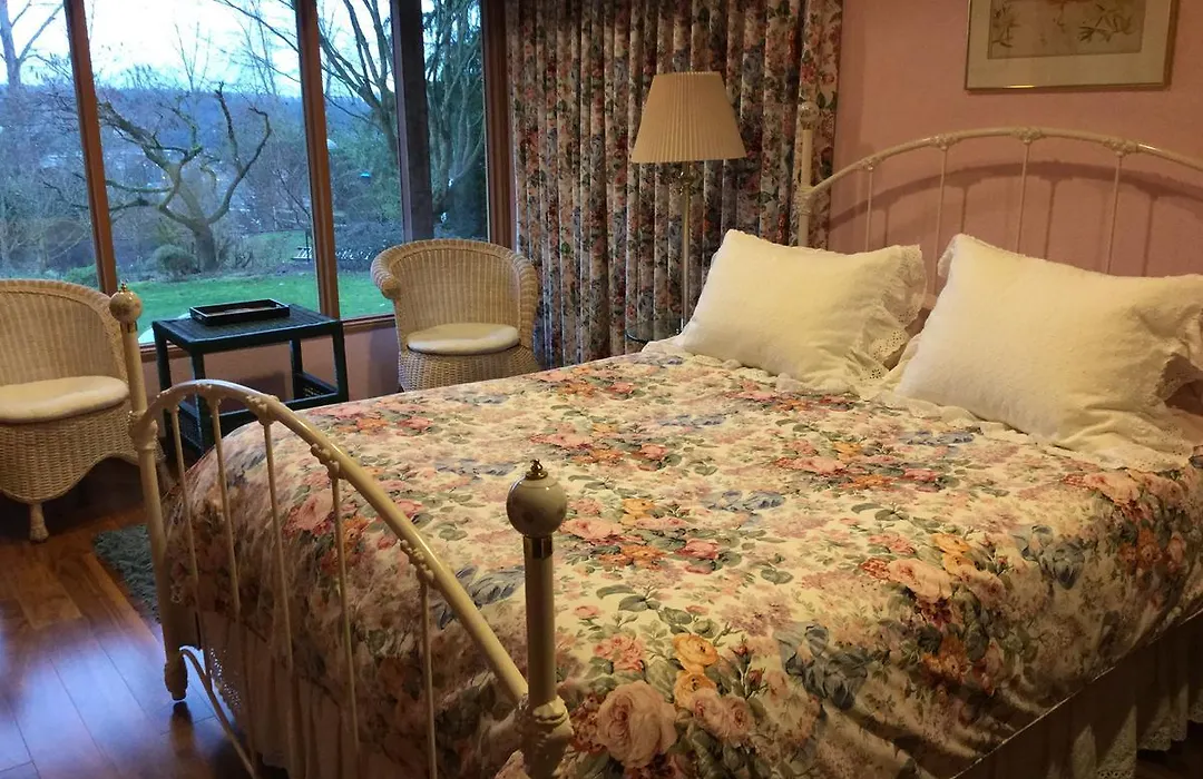 A Cascade View Bed And Breakfast-1