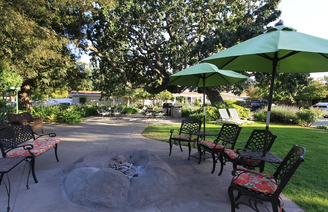 Meadowlark Inn-1