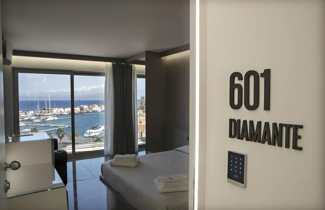 Upper - Boutique Hotel-1