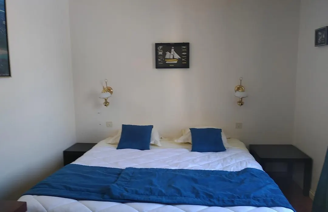 Hotel De La Mer-1