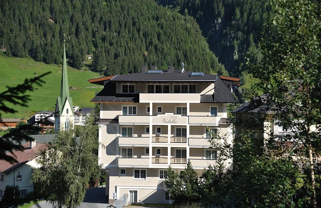 Hotel Garni Valülla-1