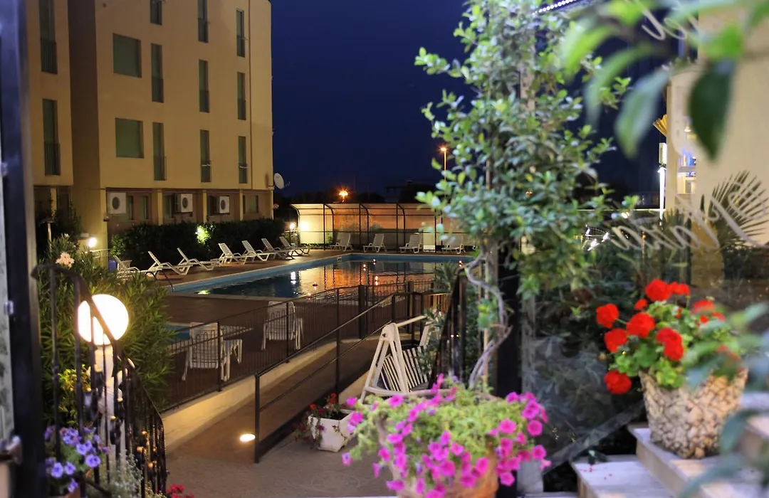 Hotel Plaza-1