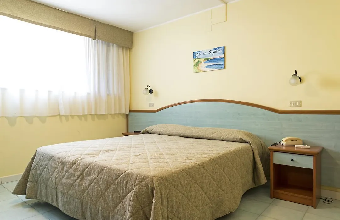 Hotel La Scogliera-1