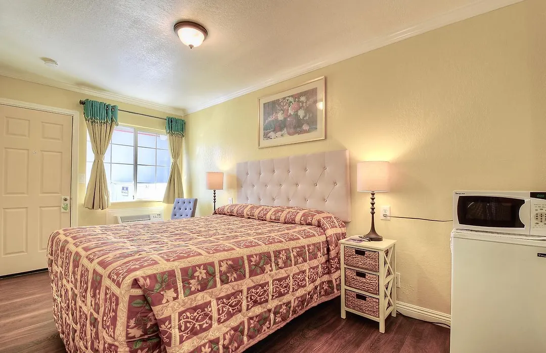 Bayside Inn-1