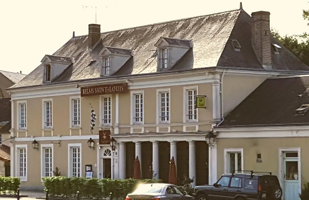 Relais Saint Louis, Logis-1