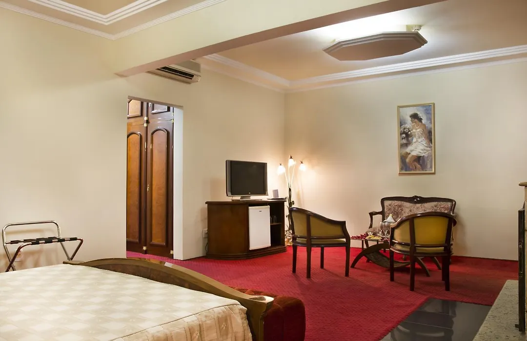 Hotel Paradies-1