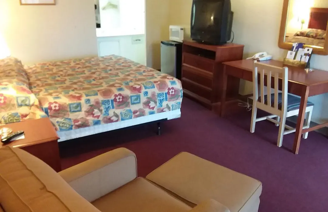 Knights Inn Toledo West-1