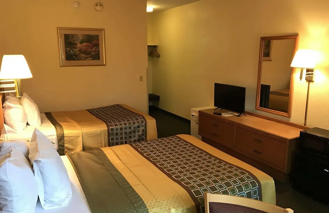 Budget Host Inn Sandusky-1