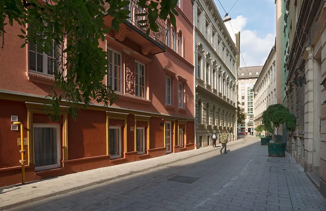 Bastion Hotel Budapest-1