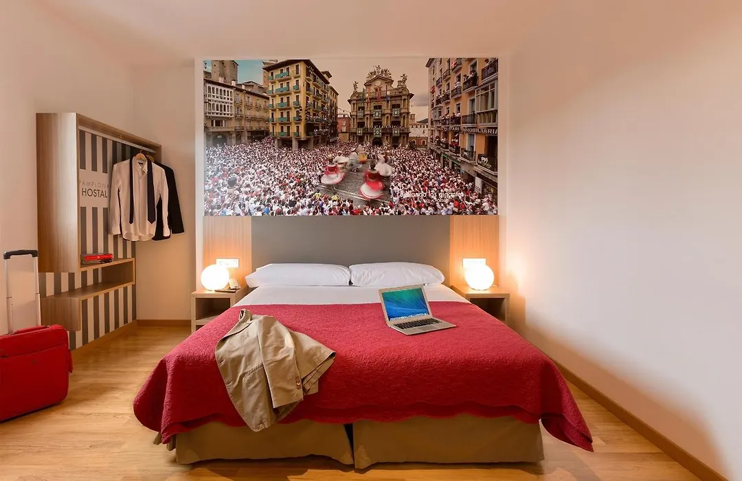 Iraipe Pamplona Hostal Auto Check-In-1