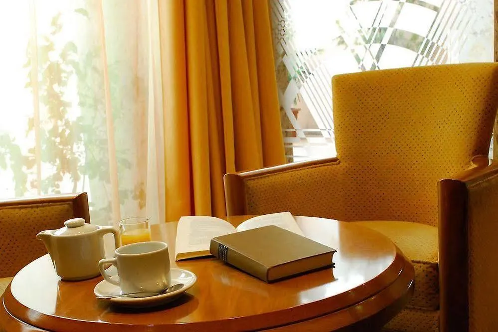 Hotel Massenet-1