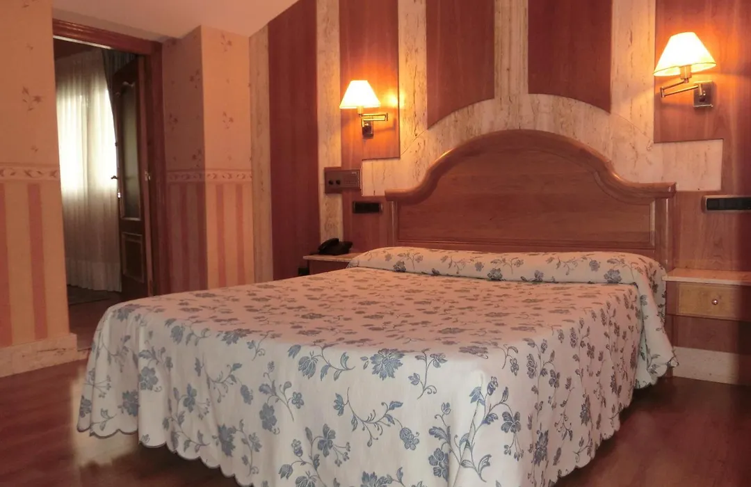 Hotel Las Ruedas-1