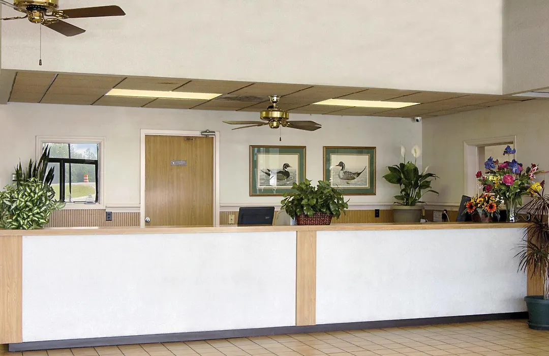 Howard Johnson By Wyndham Valdosta-1