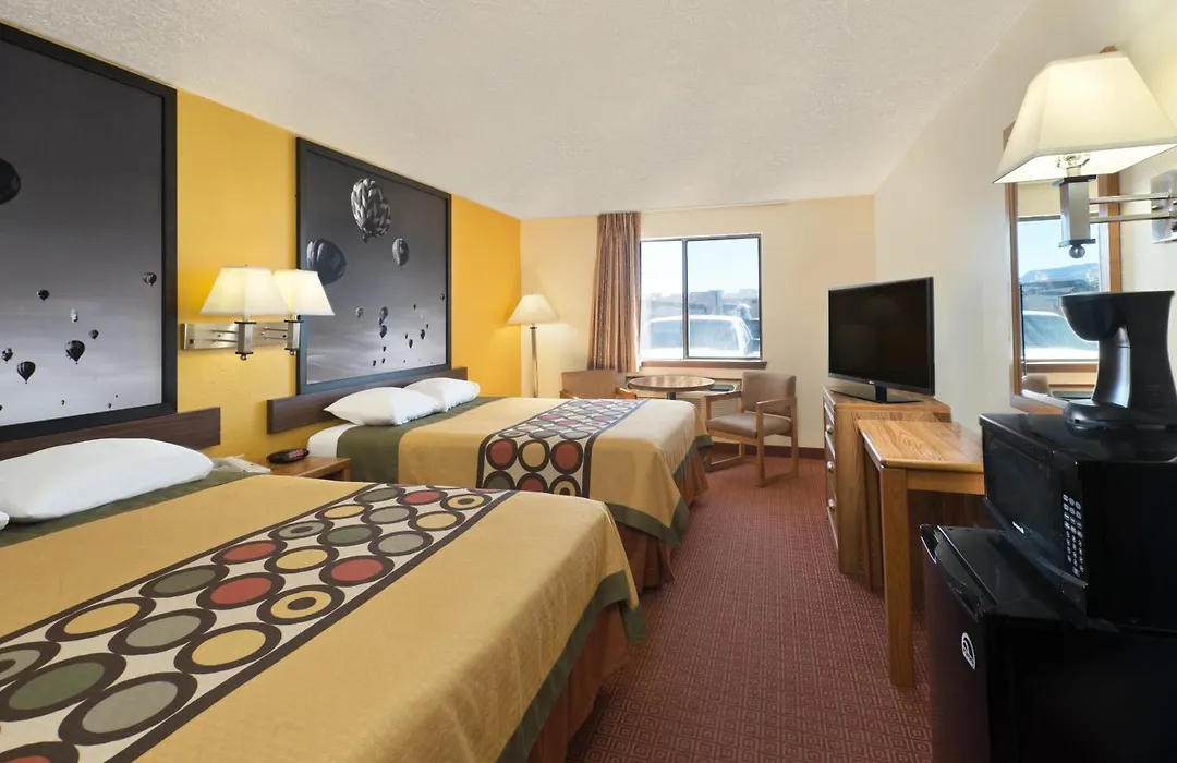 Super 8 By Wyndham Alamogordo - White Sands-1