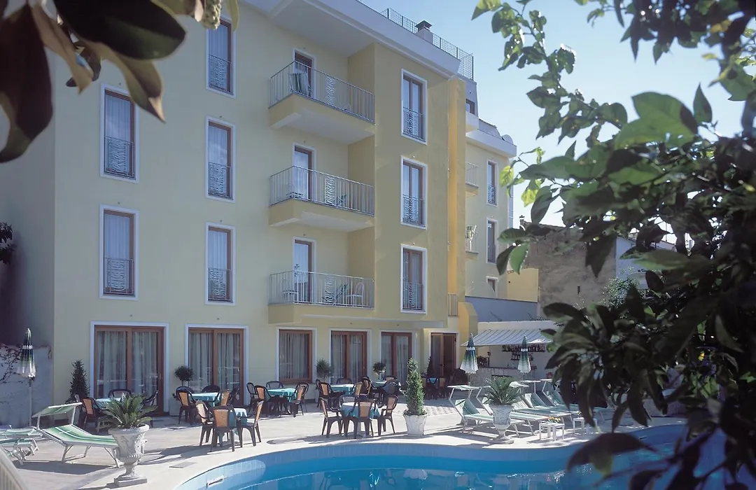 Hotel Albatros-1