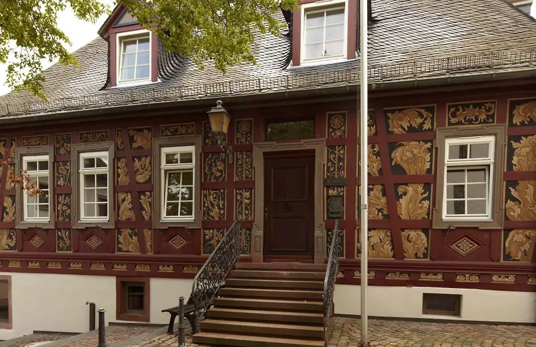 Hotel und Weinhaus Zum Krug-1