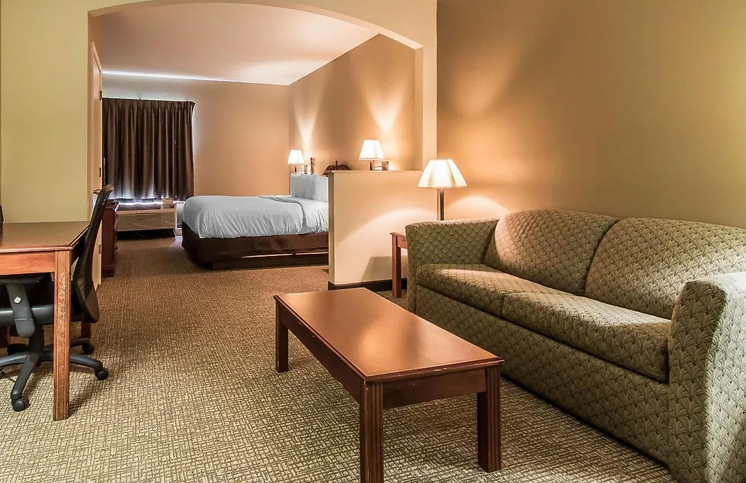 Quality Suites New Iberia-1