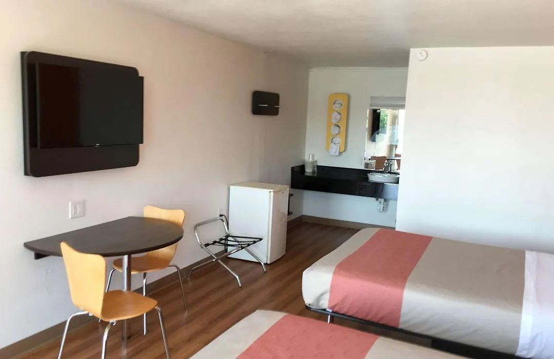 Motel 6-Connellys Springs, Nc-1