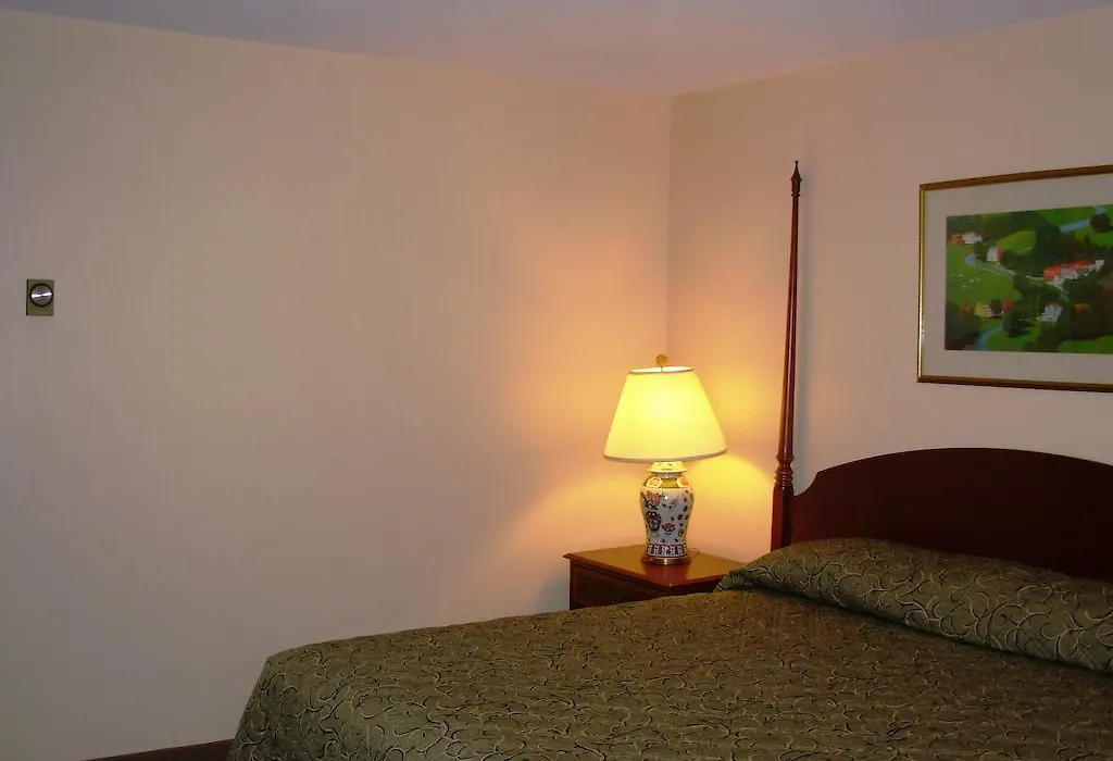 Red Carpet Inn On The Lake - Oneonta-1