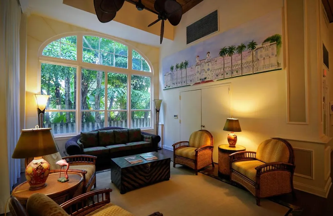 Palm Beach Historic Hotel: Petite Retreat Near Beach-1