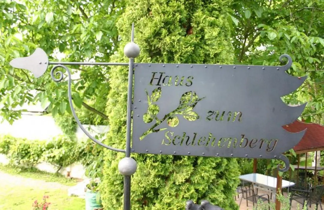 Pension Haus zum Schlehenberg-1