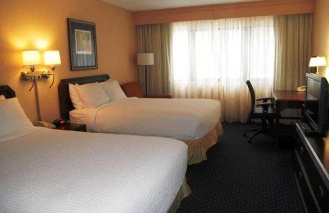 Quality Inn & Suites- Valparaiso-1