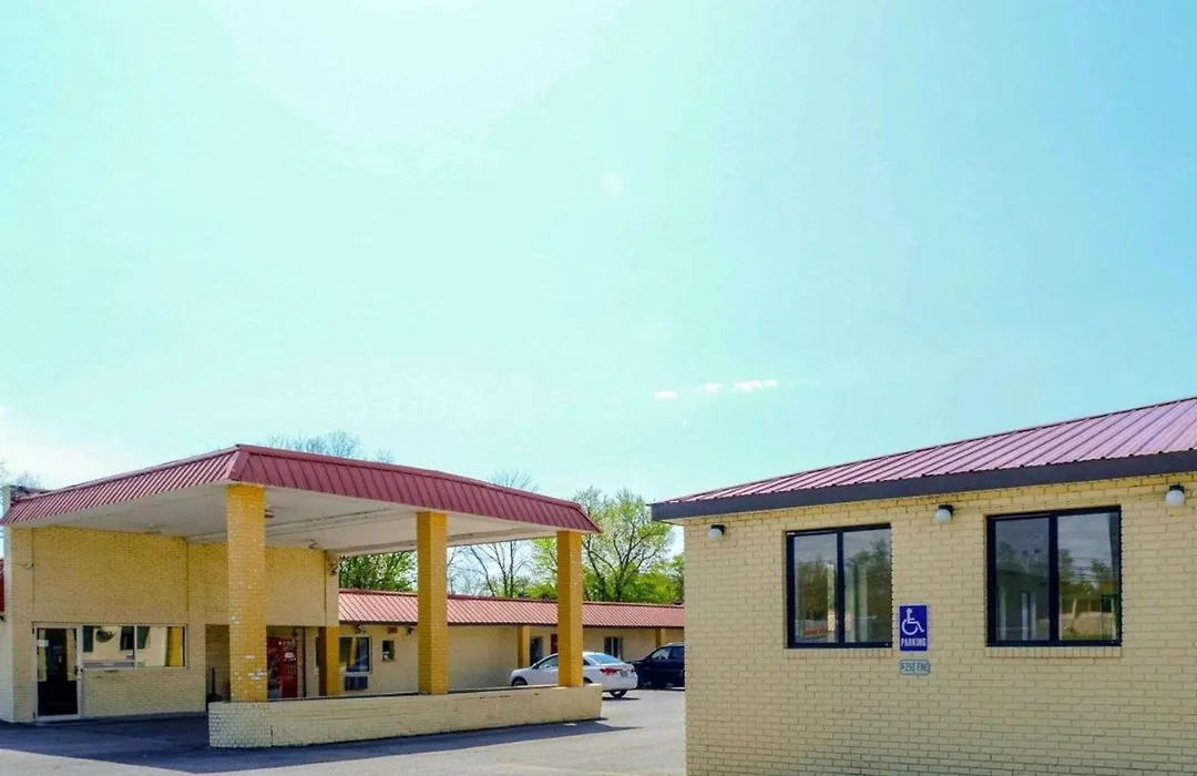 Econo Lodge Inn & Suites Carbondale-1