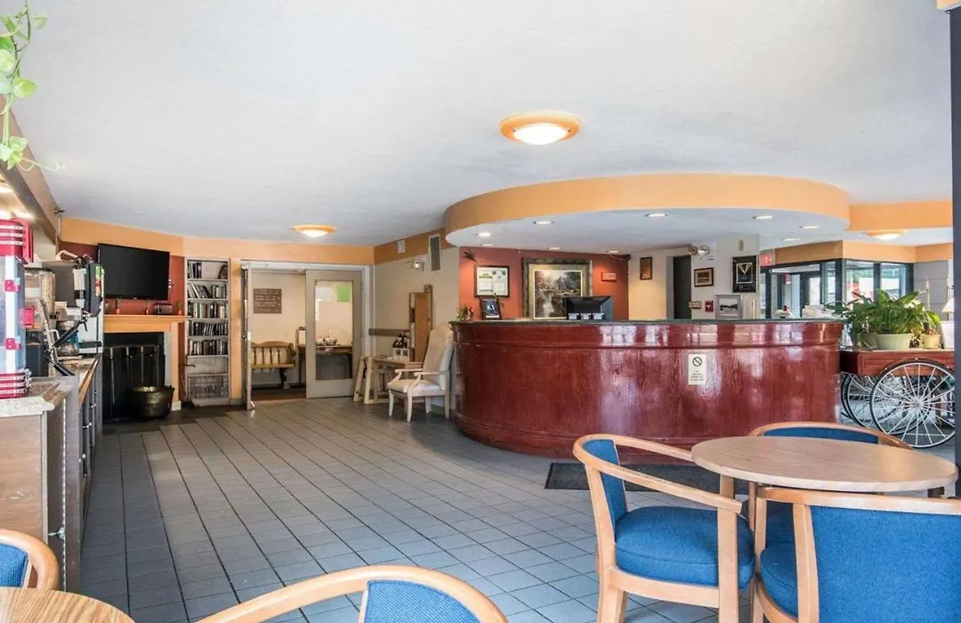 Econo Lodge Plymouth-1