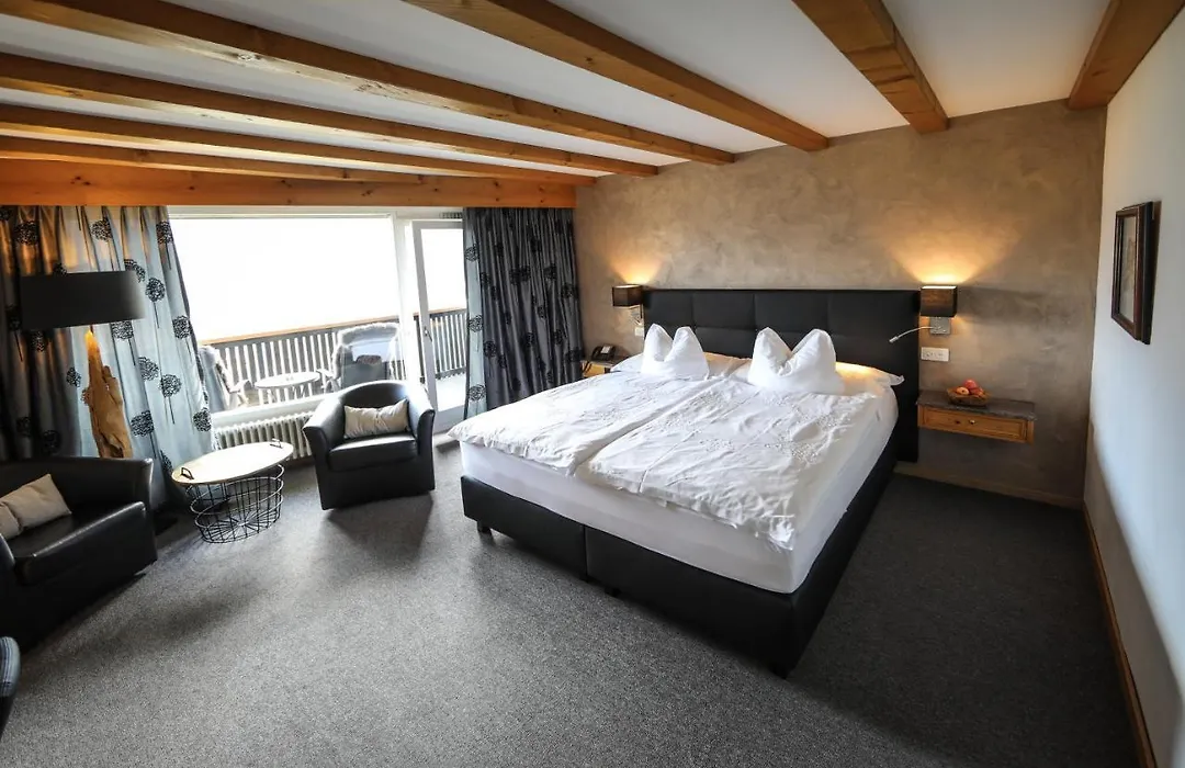 Hotel Cristallo-1