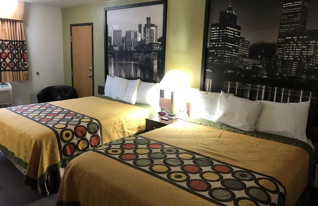 Super 8 By Wyndham Salem-1