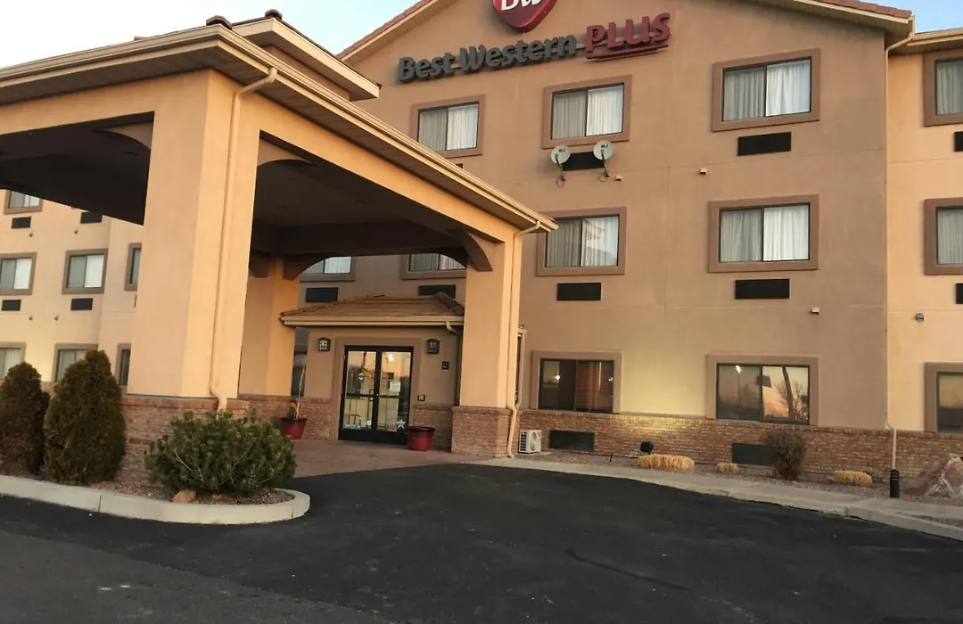 Best Western Plus Eagleridge Inn & Suites-1