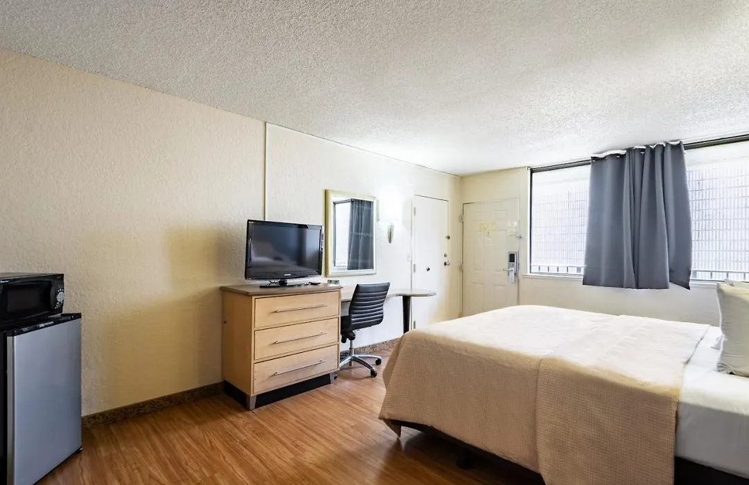 Econo Lodge Palm Harbor - Clearwater-1