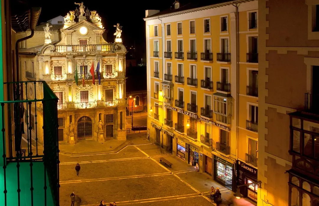 Hotel Pompaelo Plaza del Ayuntamiento&Spa-1