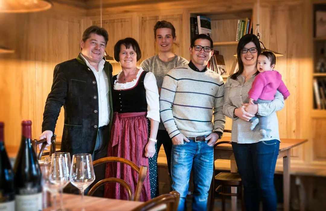 Hotel Weingut Klosterhof-1