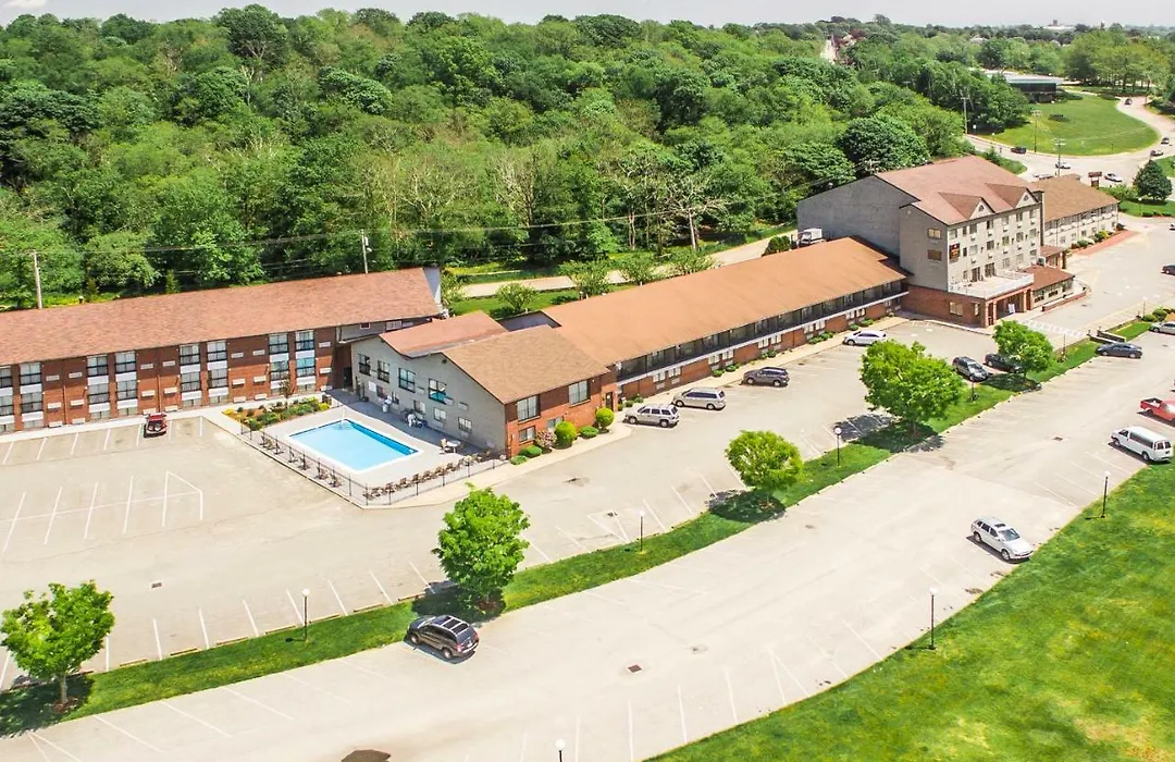 Mainstay Hotel And Conference Center-1