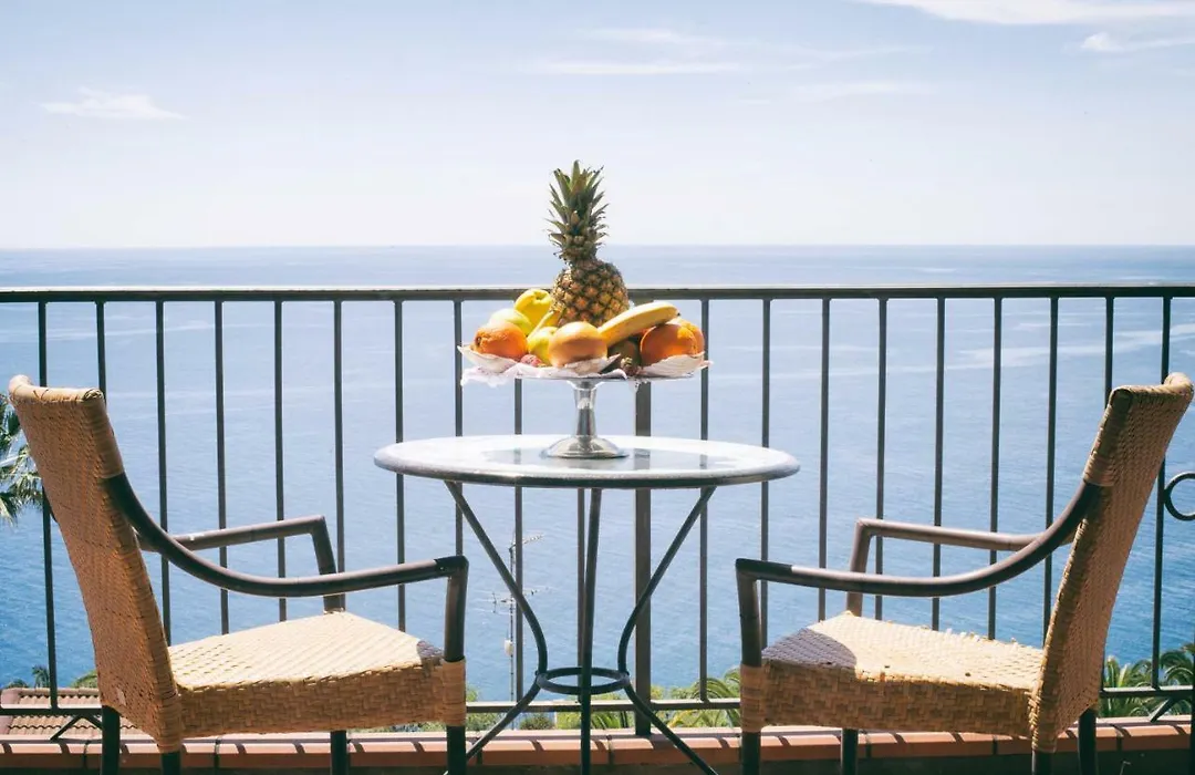 Capo Dei Greci Hotel Resort And Spa-1