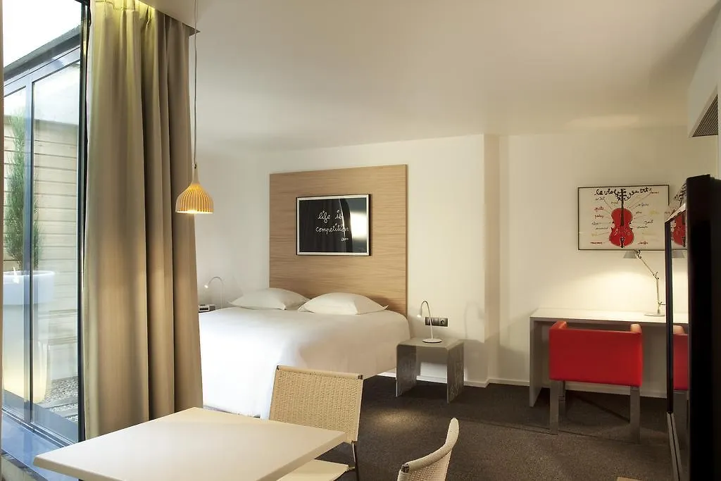 Hotel Le Pavillon 7-1