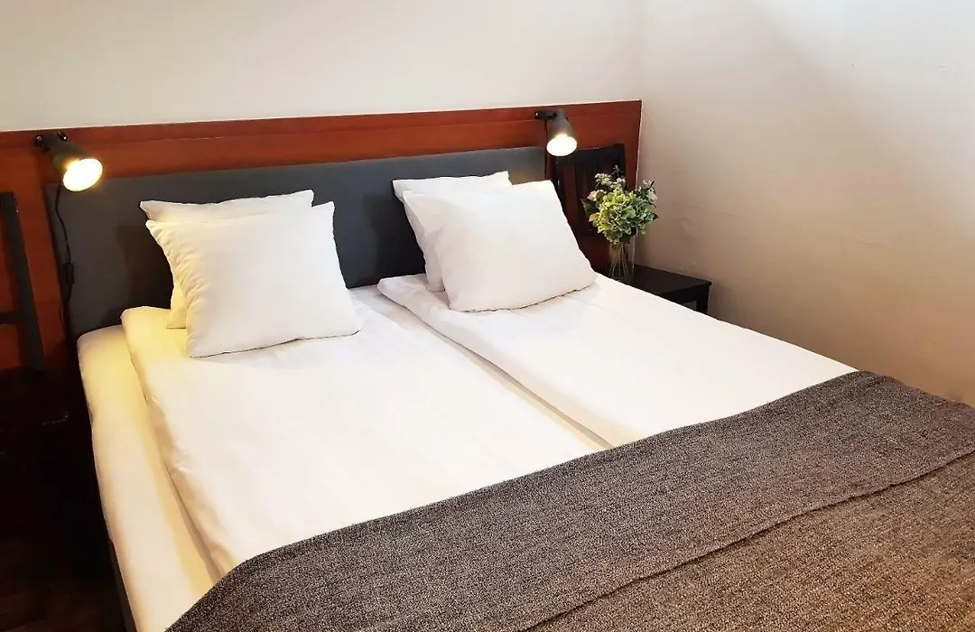 Astoria Hotel-1