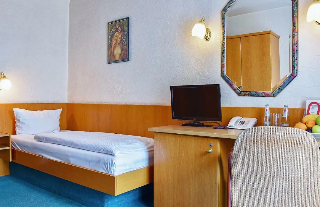 Mainbogen Hotel-1