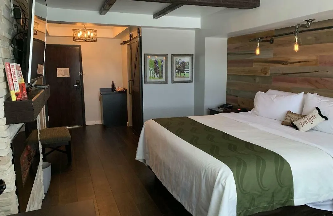 Cedar Stables Inn & Suites-1