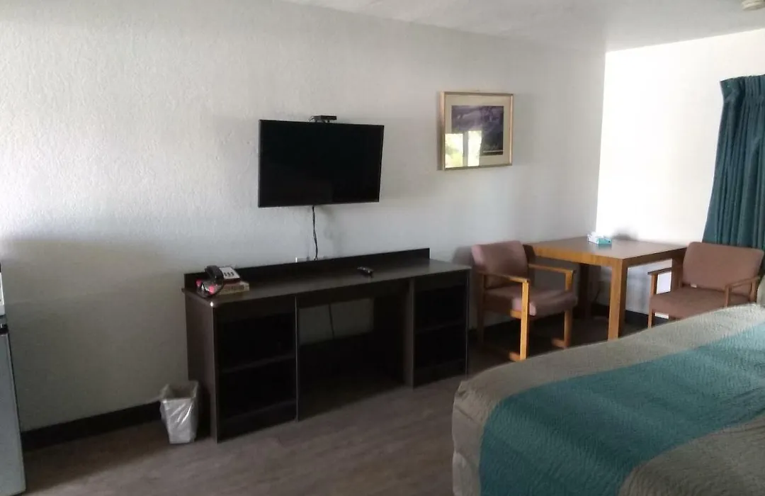 Road Runner Lodge-1