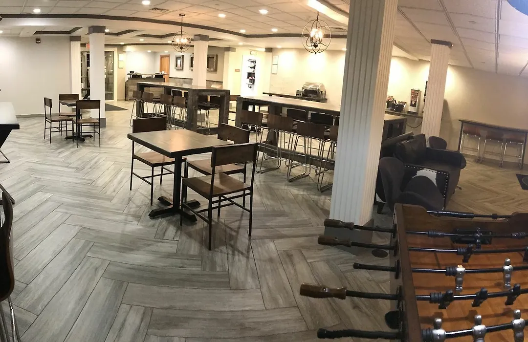 Cresthill Suites Suny University Albany-1