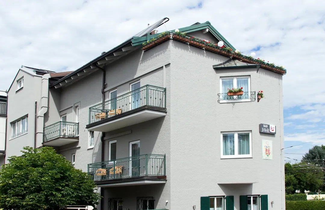 Hotel Junior By Max 70-1