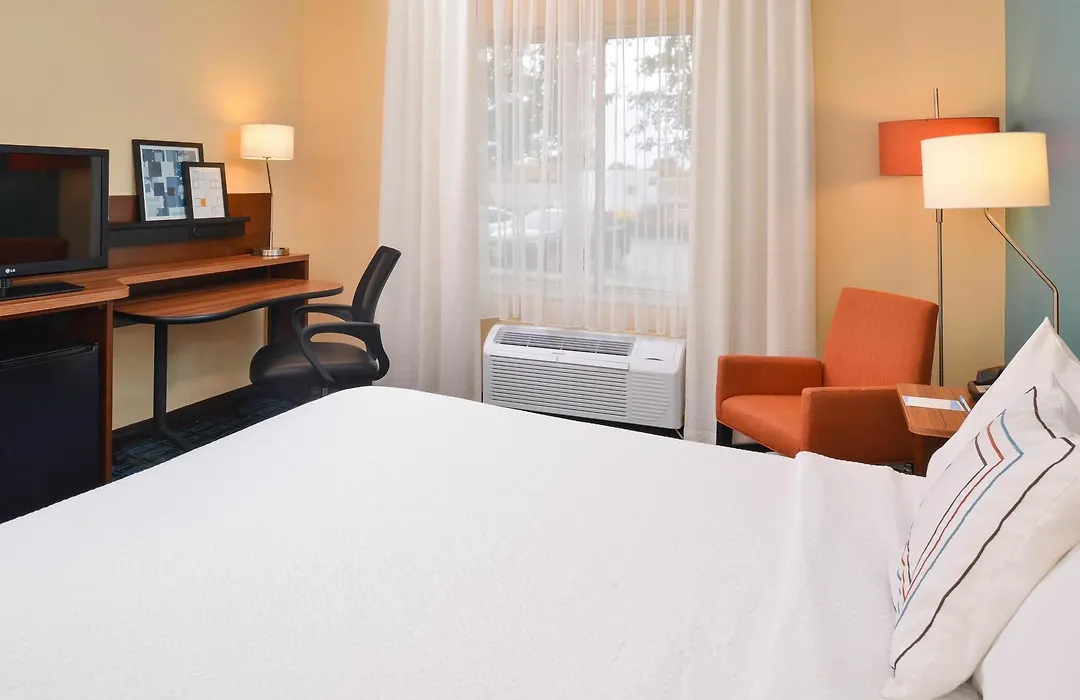 Baymont By Wyndham St Charles-1