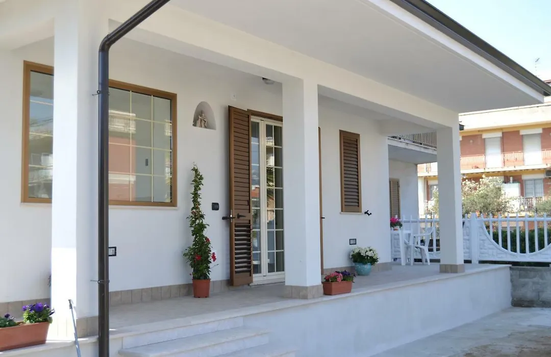 Guesthouse Holiday Formia Beach-1