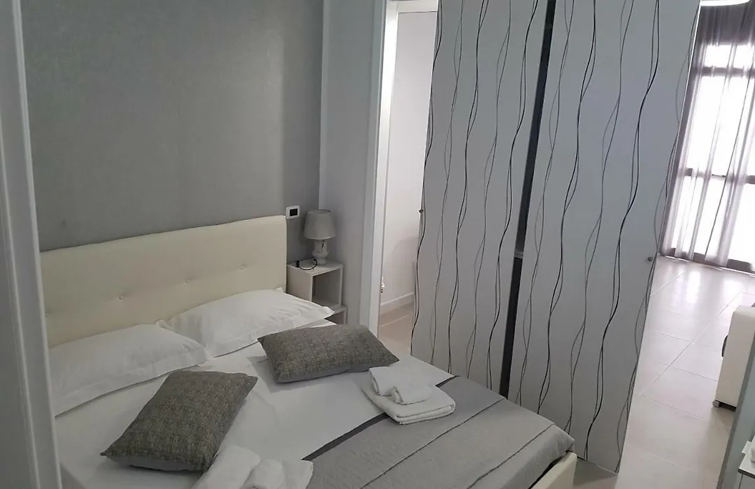 Summer Rooms-1