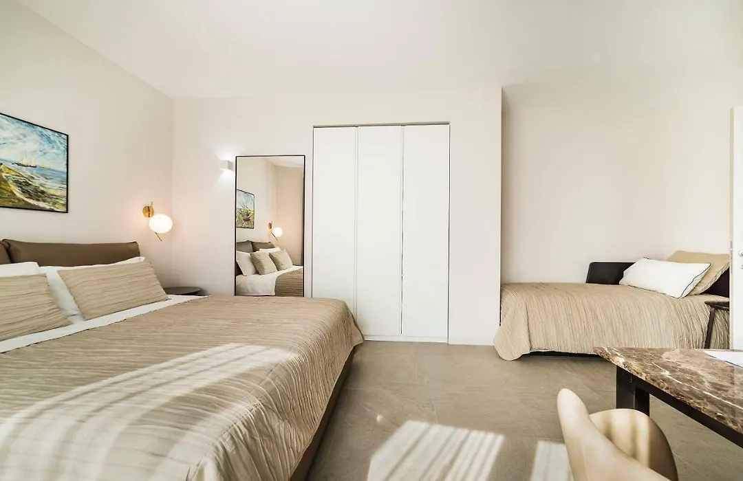 Garda Room-1